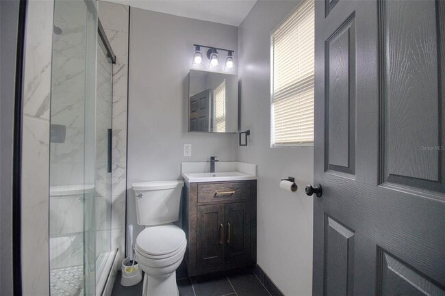 Building Photo - 675 16th Ave S