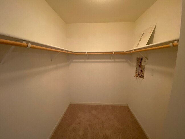 Building Photo - 3 Bed, 2½ Bath Two Story Condo in Natomas' Hampton Village