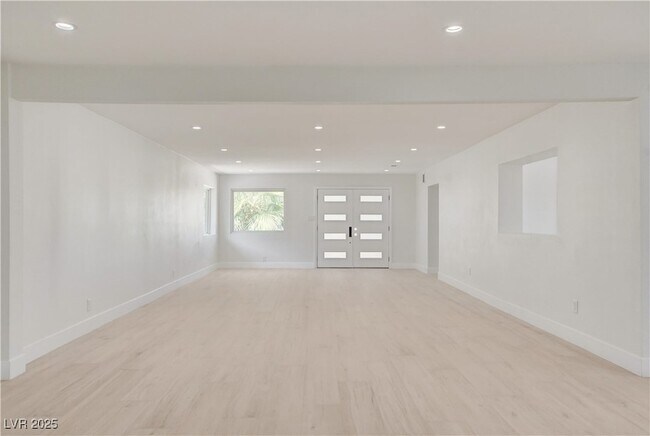 Building Photo - 3962 Euclid St