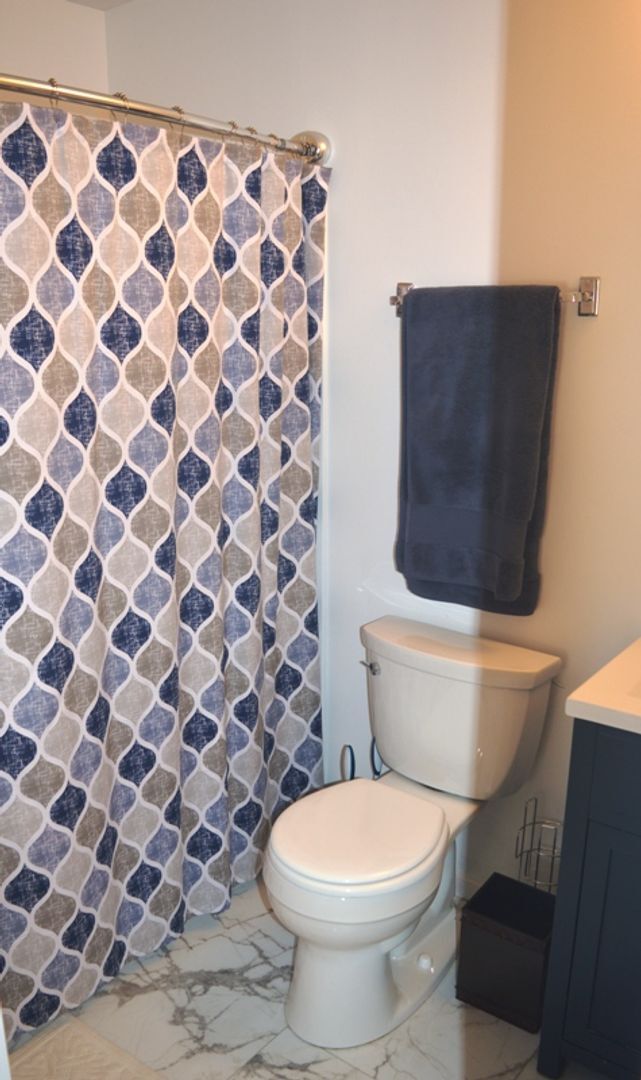 Building Photo - Beautiful Single Story Home With Great Roo...