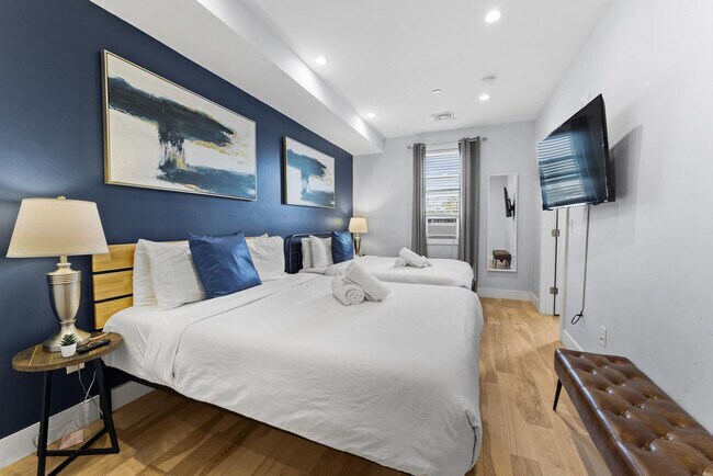 Building Photo - 1011 Bennington St