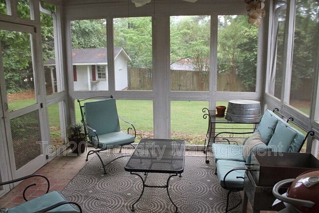 Building Photo - 3308 Junaluska Dr