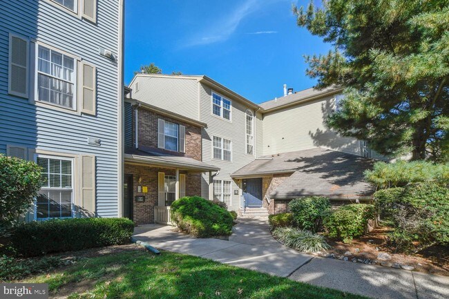 Building Photo - 7392 Elm Ct