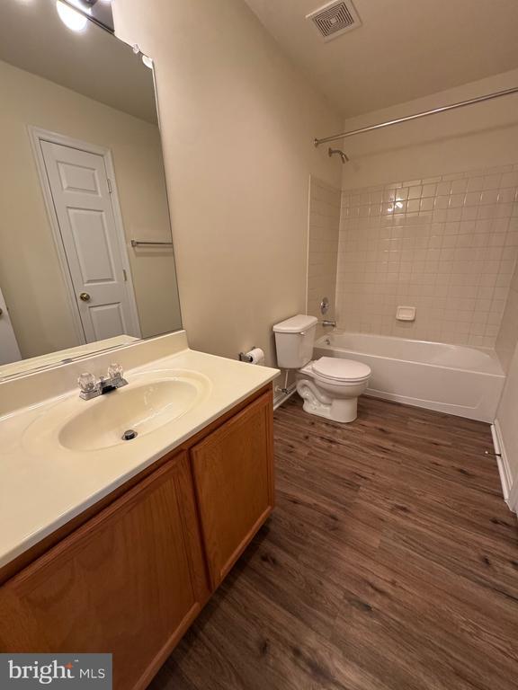 Building Photo - 8730 Phipps Farm Way