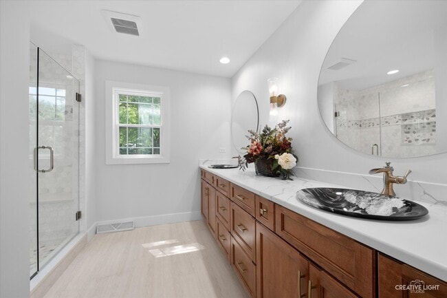 Building Photo - 2S920 Hickory Ln