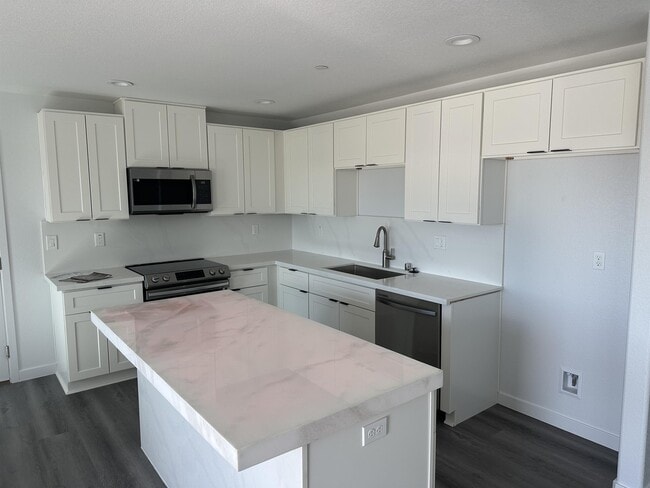 Building Photo - 7343 Dogwood Ave