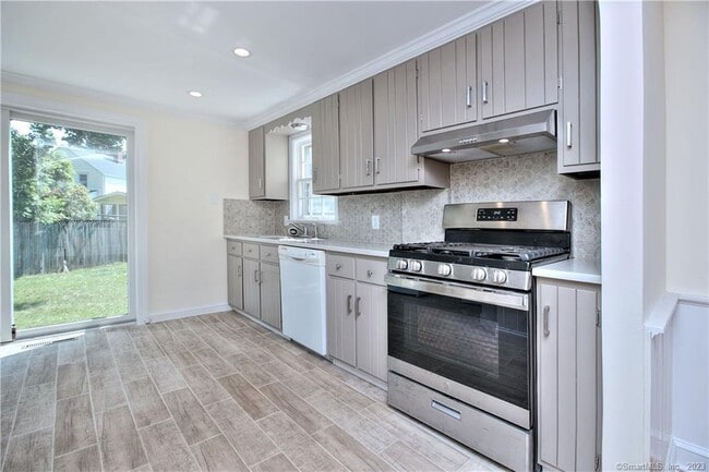 Building Photo - 30 Catherine St