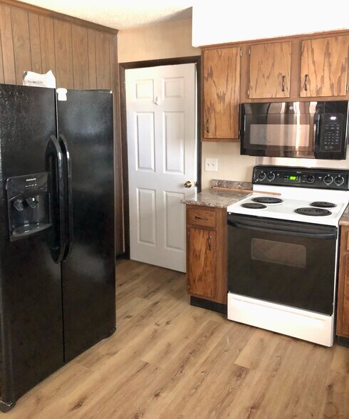 Kitchen - 2303 Bradley St