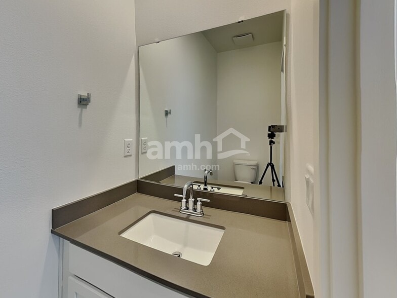 Building Photo - 4722 86th Ave NE