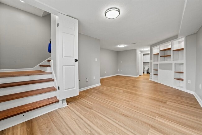 Building Photo - 68 Sterling Ln