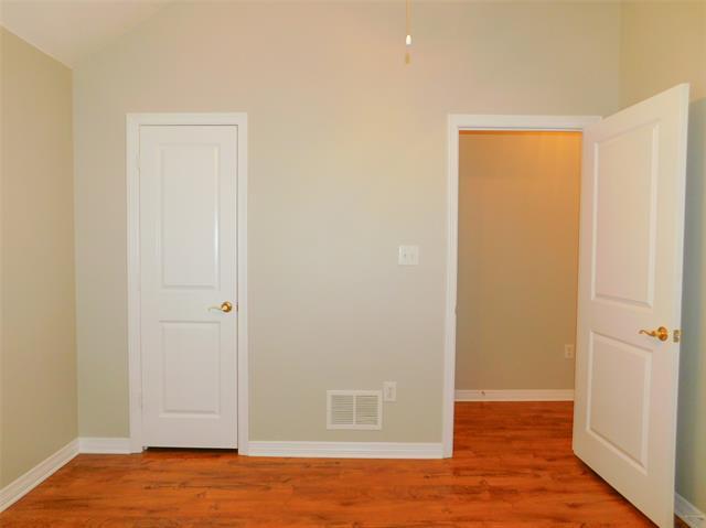 Building Photo - 502 Hillcrest Ln