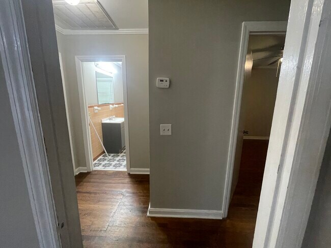 Building Photo - 103 Forest Way