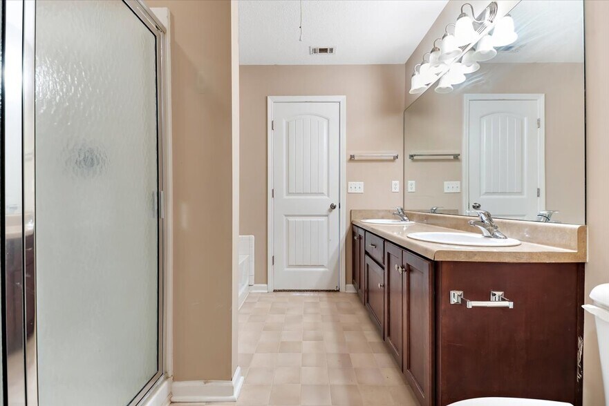 Master Bathroom - 401 Barry McCaffrey Blvd