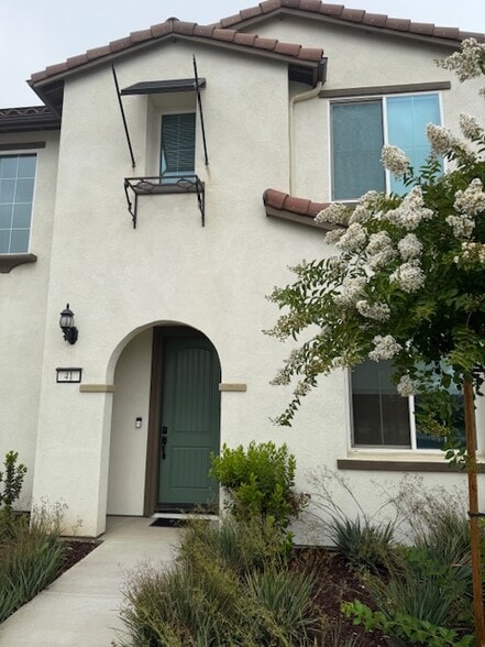 Primary Photo - 26149 Park Ave