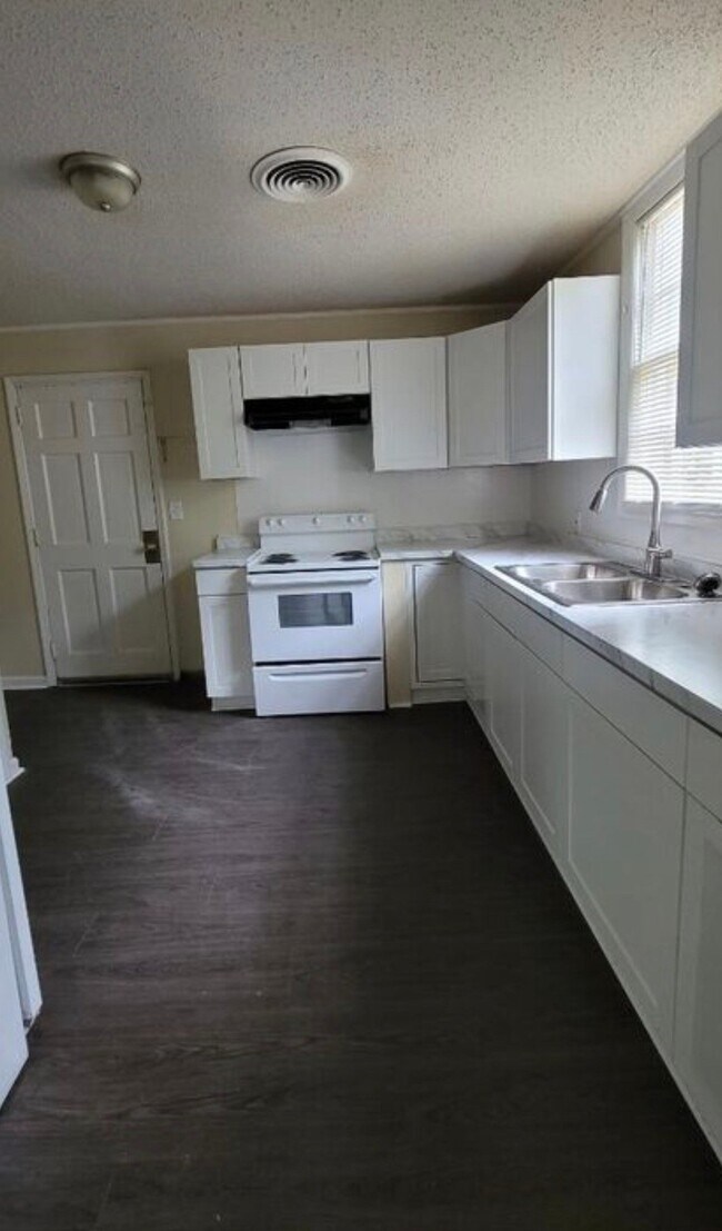 Building Photo - 308 Forrestal Ln