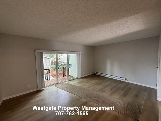 Building Photo - 714 I St