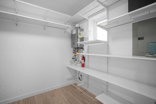 Building Photo - Modern Beacon Hill Townhouse Available for Rent!