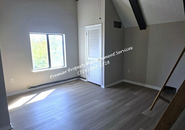 Building Photo - 401 Jackson St