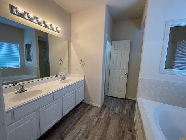 Building Photo - 20214 Cypresswood Estates Run