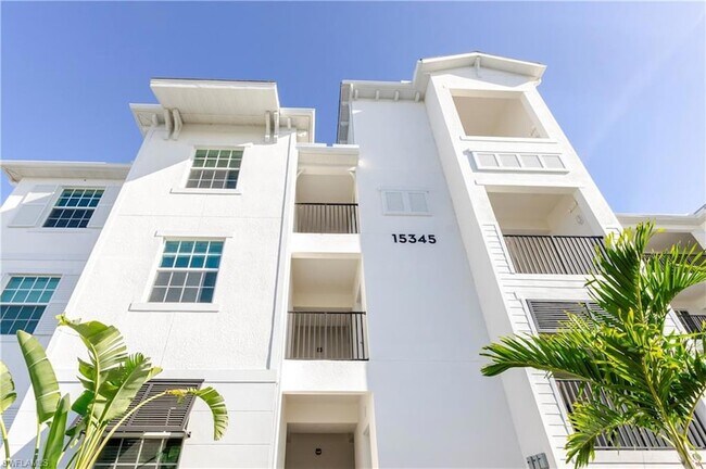 Building Photo - 15345 Grn Acrs Ave