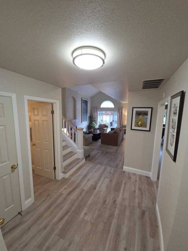 Building Photo - 10 Gregory Pl