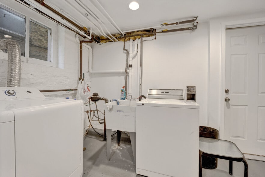 Building Photo - 3131 N Clifton Ave