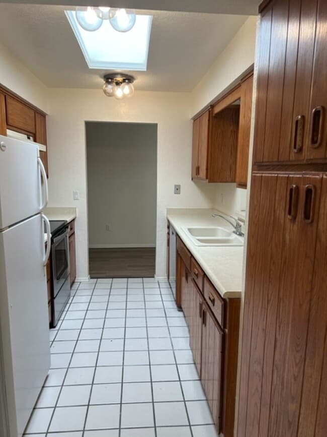 Building Photo - Beautiful 2 Bedroom 2 Bath 2 Car Garage Town House in the foot hills COMING SOON! Available 12/22...