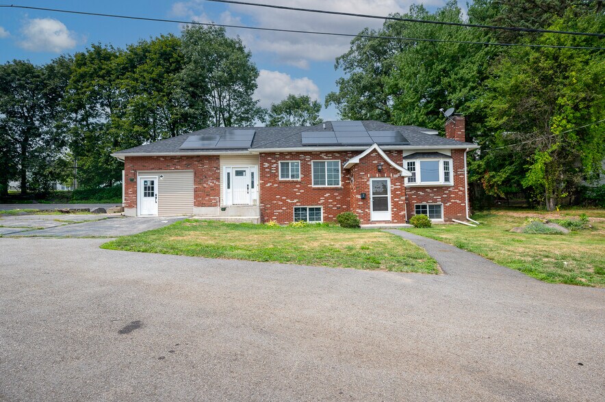 Primary Photo - 7 Pasadena Pky