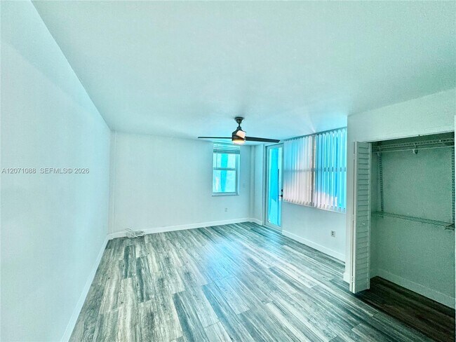 Building Photo - 245 18th St