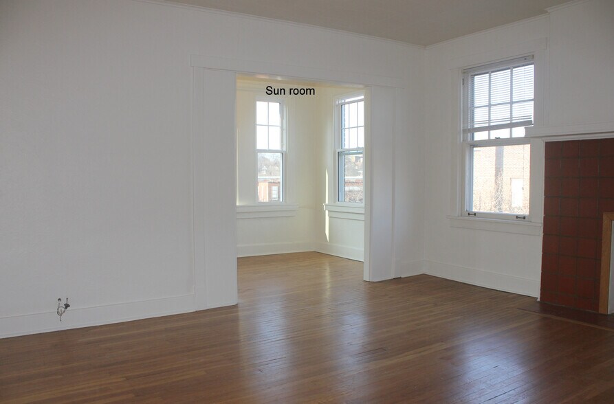 LR - sun room entrance - 5840 Alderson St