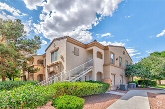 Building Photo - 3400 Cabana Dr