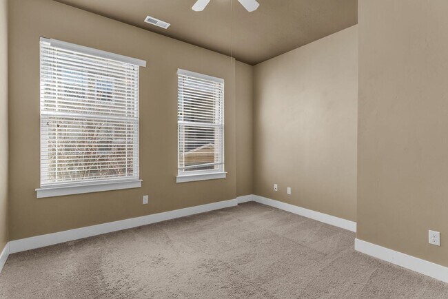 Building Photo - Ranch Landing Condo