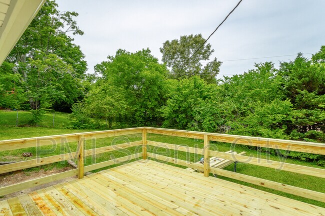 Building Photo - 1375 Orbit Dr