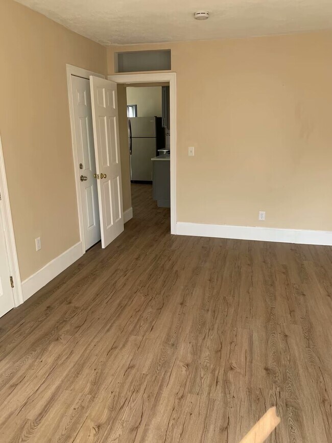 Building Photo - 51 Beacon St