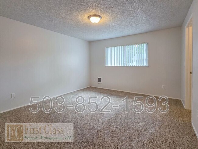Building Photo - 1366 NE 186th Ave
