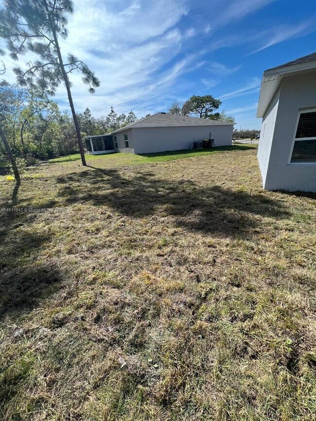 Building Photo - 412 Oakland Ln