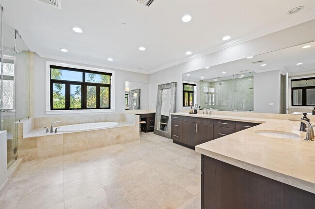 Building Photo - 95 Isle of Venice Dr