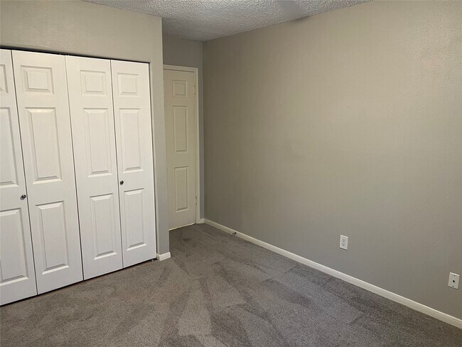 Building Photo - 187 Sandpebble Dr