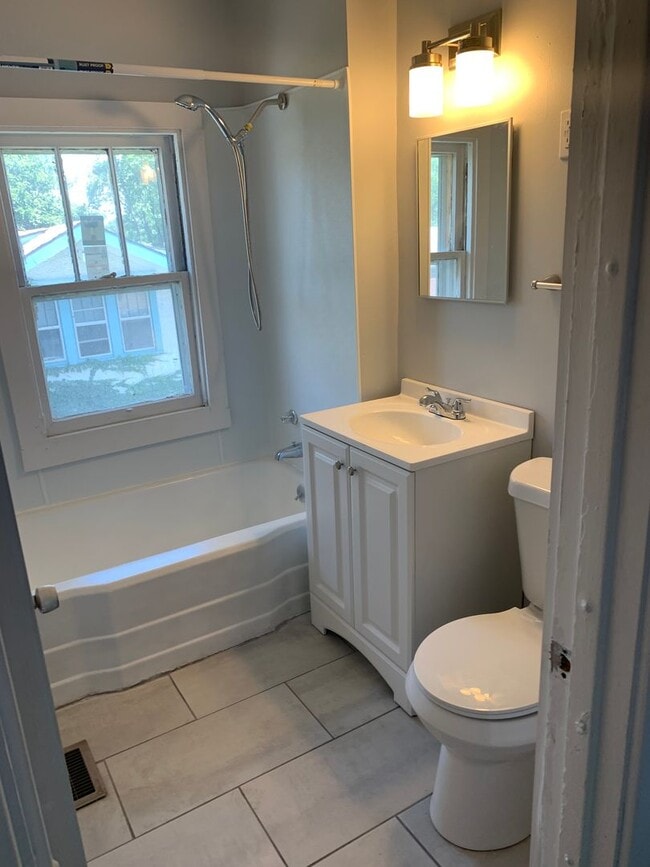 Building Photo - Sunny Minne Lusa 3 BR