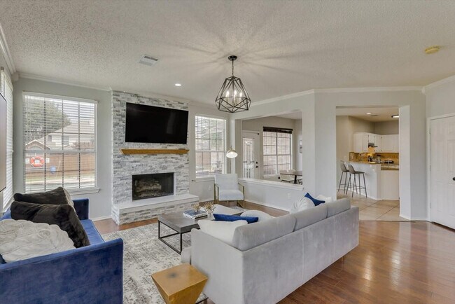 Building Photo - 7402 Brookhaven Dr