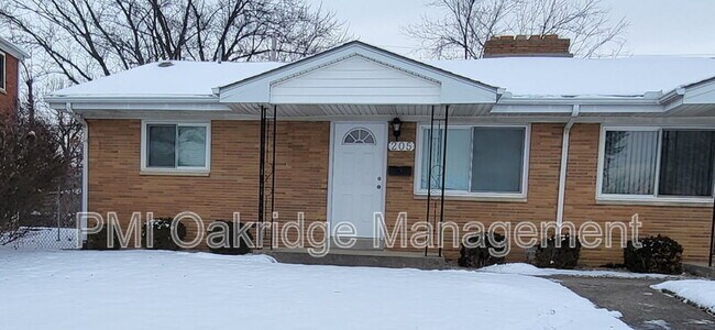 Building Photo - 205 Scott Ave