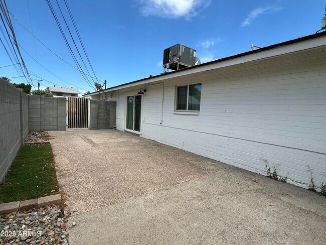 Building Photo - 6202 N 14th St
