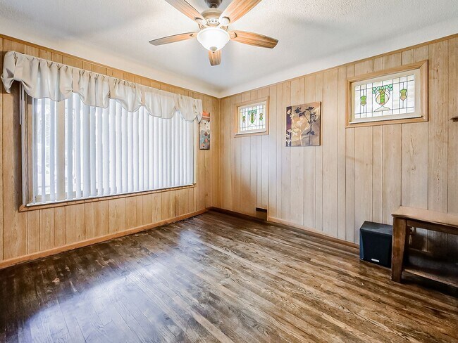 Building Photo - AVAILABLE NOW! SECTION 8 APPROVED! Charming 3-Bedroom Home in Warren!