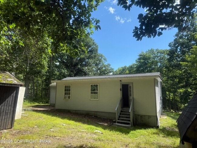 Building Photo - 2186 Spring Dr
