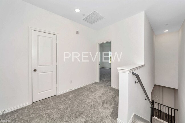 Building Photo - 3 br, 2.5 bath Townhome - 4413 Union Street
