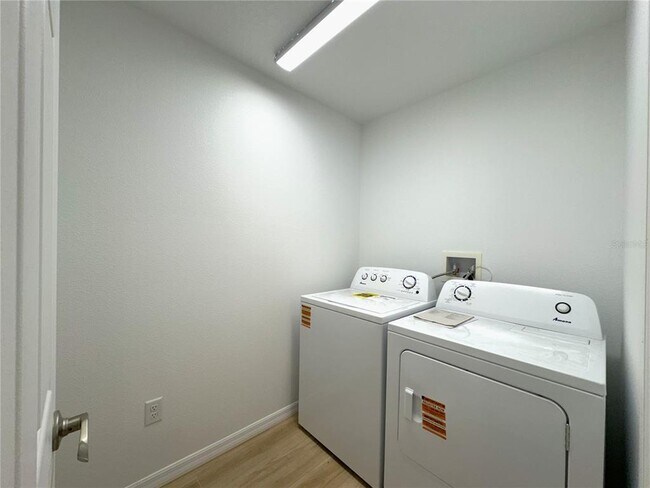 Building Photo - 8790 E Albertson Ct