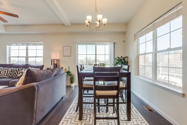 Building Photo - 3 bed 2.5 bath Townhome in Northwest Denver