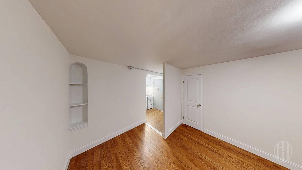 Building Photo - 635 2nd Ave