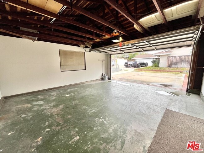 Building Photo - 6308 Villa Rosa Dr