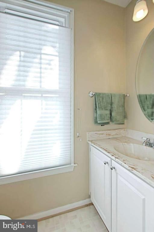 Building Photo - 5 S Floyd St